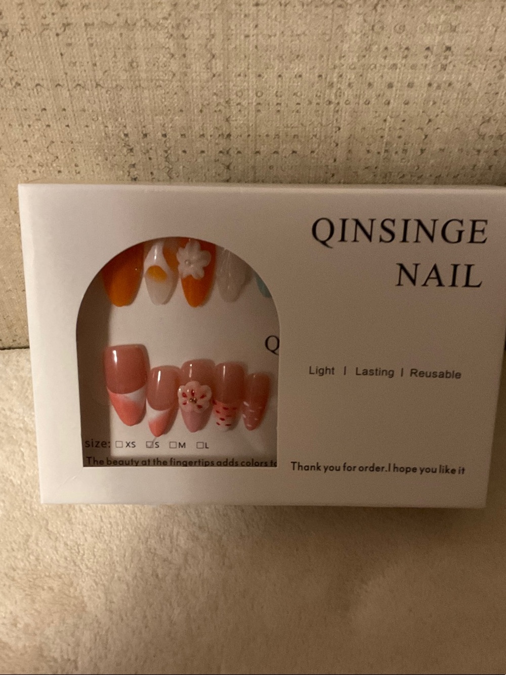 Qi Pink Floral Accent Reusable Press-On Nails
